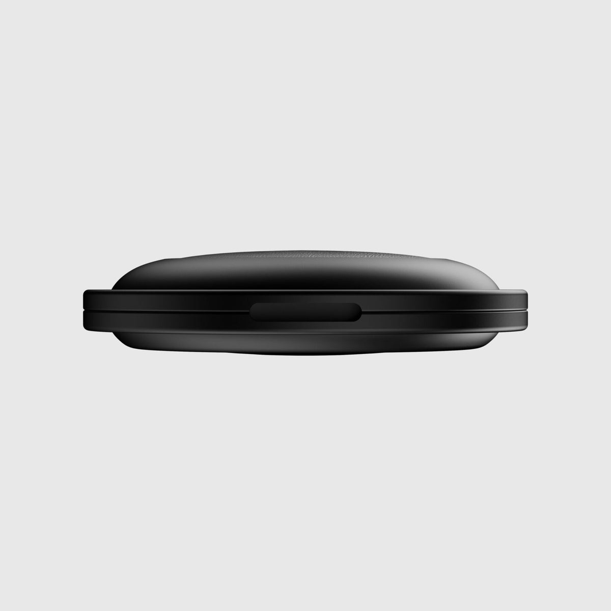 AirTag Hülle aus Nero Marquina Marmor mit weißen Adern, flache Seitenansicht