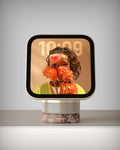 Marble Base aus Calacatta Viola unter einem Apple HomeView, Ansicht von vorn