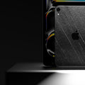 Skin de iPad en pizarra Black Rock, colocado en el dispositivo, vista trasera