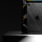 Skin de iPad en pizarra Black Rock, colocado en el dispositivo, vista trasera
