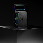 Skin de iPad en pizarra Black Rock, colocado en el dispositivo, vista en ángulo
