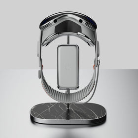 Soporte para Apple Vision Pro con base de mármol Nero Marquina, con un Apple Vision Pro colocado