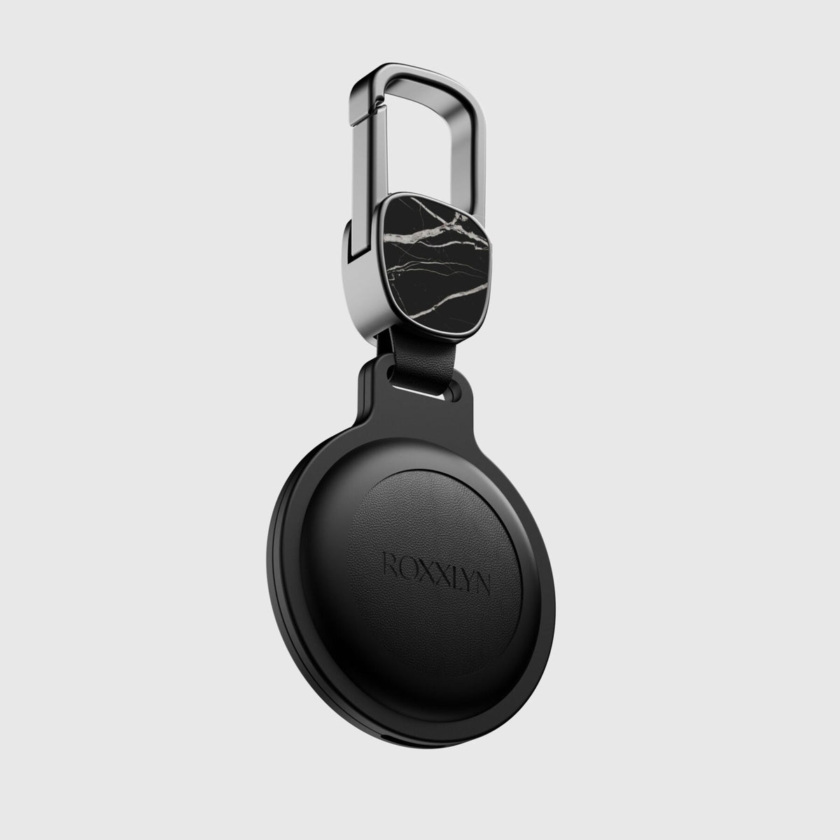 AirTag Hülle aus Nero Marquina Marmor mit weißen Adern, Rückseite mit Karabiner