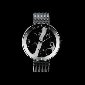 Reloj ROXXLYN Marble Watch con esfera de Nero Marquina y correa milanesa plateada, esfera vista de frente