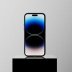Funda de iPhone en pizarra Black Rock, vista frontal con la pantalla encendida