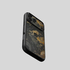 iPhone Hülle aus Transocean Schiefer in Blau und Gold, schräge Rückansicht