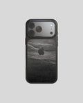 Slate Case Pro Black Rock, parte trasera con chapa de pizarra, recorte del logo de Apple y marco negro